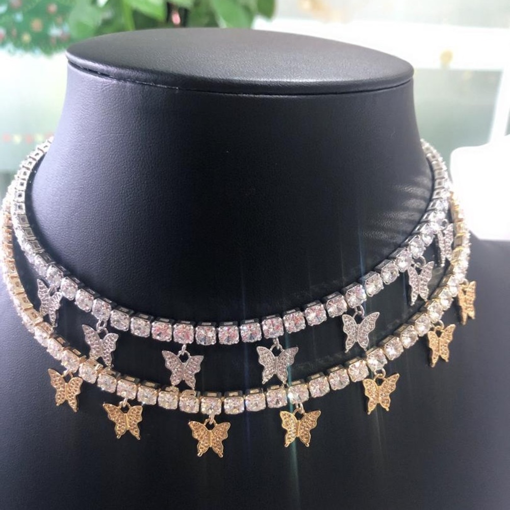 Butterfly choker